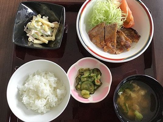 お食事盛り付け例