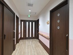 きれいな施設の廊下