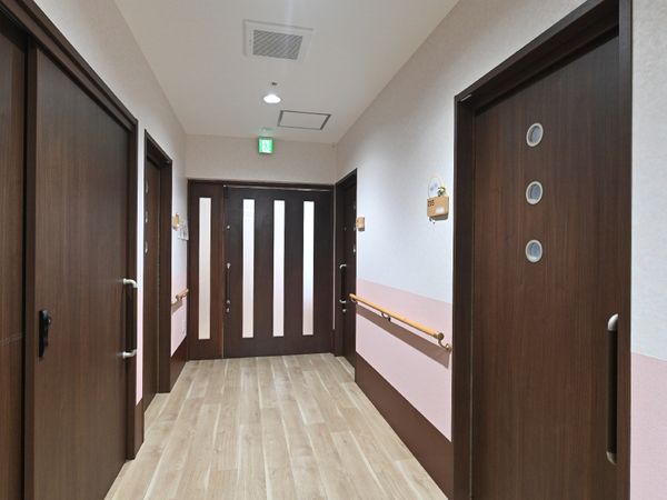 きれいな施設の廊下