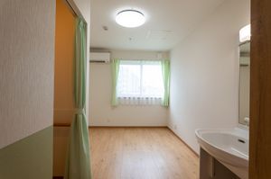 清潔な居室の一部分