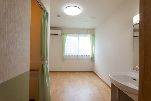 清潔な居室の一部分