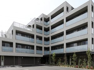 現代的な建物の外観
