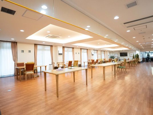 清潔感のある食堂の風景