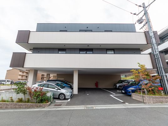 多階層建物外観