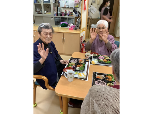 楽しい食事の瞬間