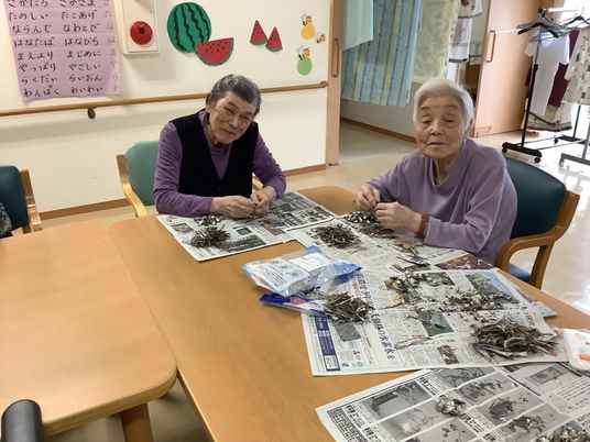手作業を楽しむ居室