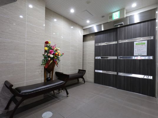 エントランスの整ったロビー