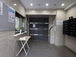 清潔感のあるフロントエリア