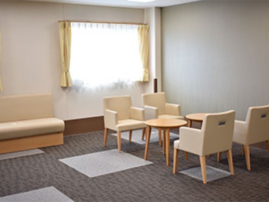 明るくきれいなスタッフ休憩室