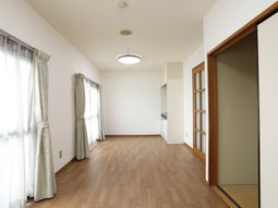 広々とした明るい居室