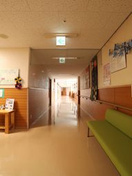 清潔な廊下と掲示物