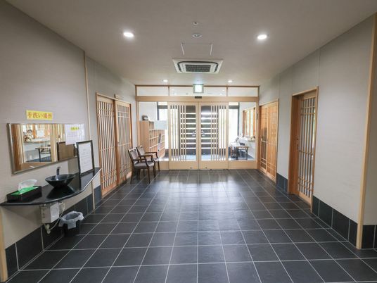 広々とした廊下