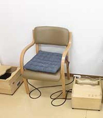 落ち着いた椅子のある部屋