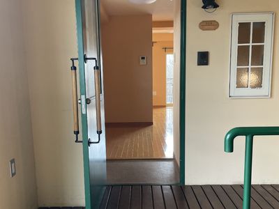 廊下への開けた入口