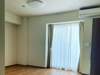 明るく広々した居室