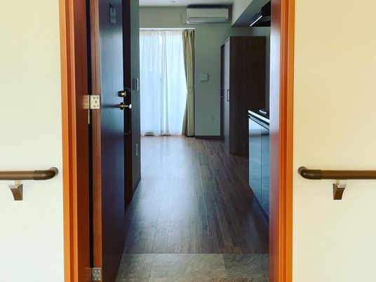 居室の入り口暖かい光
