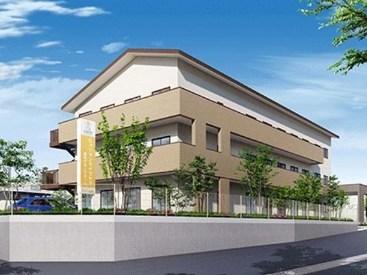 明るい外観の建物