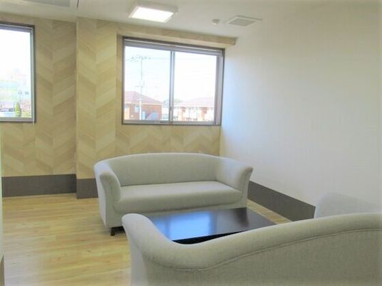 明るい休憩室の様子