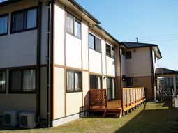 晴れた日の外観