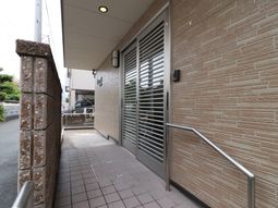 施設入口の外観イメージ