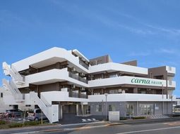 モダンな外観の建物