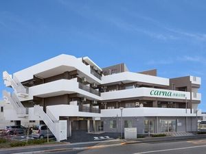 モダンな外観の建物