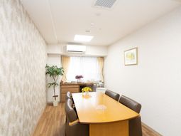 快適な明るい会議室