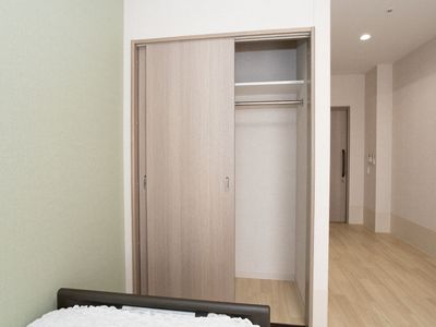 落ち着いた色の居室