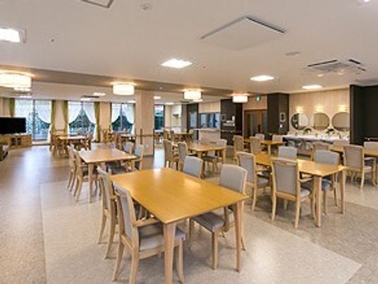 広々とした清潔なダイニング