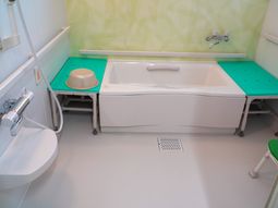 清潔な浴室設備