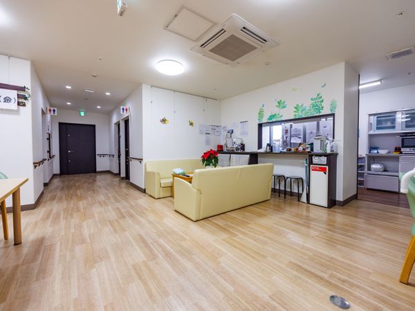 広々としたラウンジ