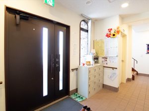 エントランスに置かれた案内所