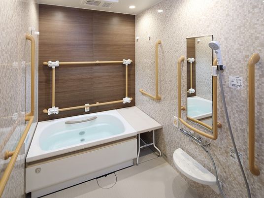 清潔な浴室設備