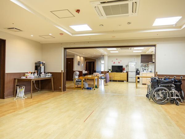 広々としたダイニングルーム