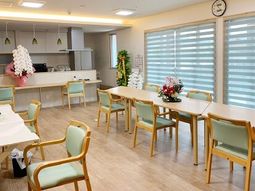 明るいダイニングエリア