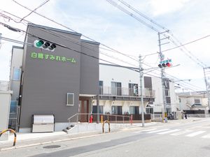 現代的な建物の外観