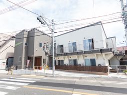 モダンな建物の外観