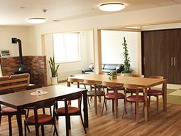 明るいダイニングルーム