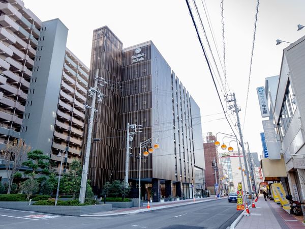 現代的な建物の外観