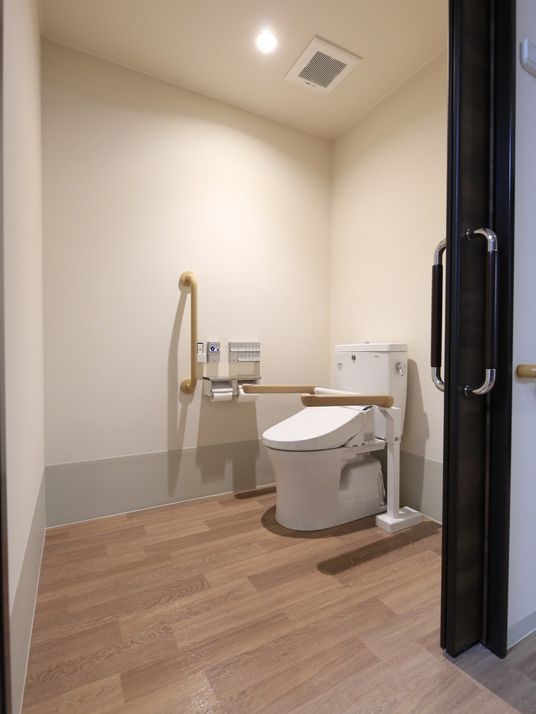  バリアフリー対応のトイレ  