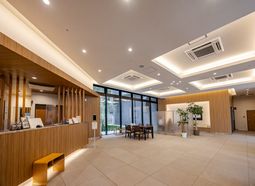 落ち着いた雰囲気のロビー