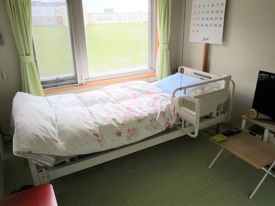 窓際の居室  
