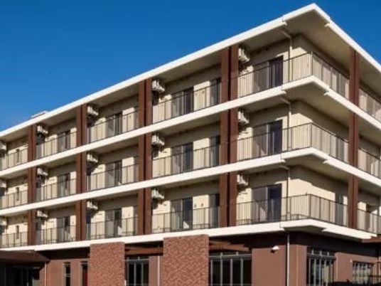 マンション風の建物外観  