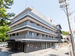 現代的で広々とした建物