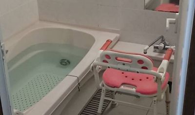 明るい浴室