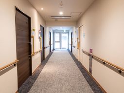 廊下の明るい雰囲気