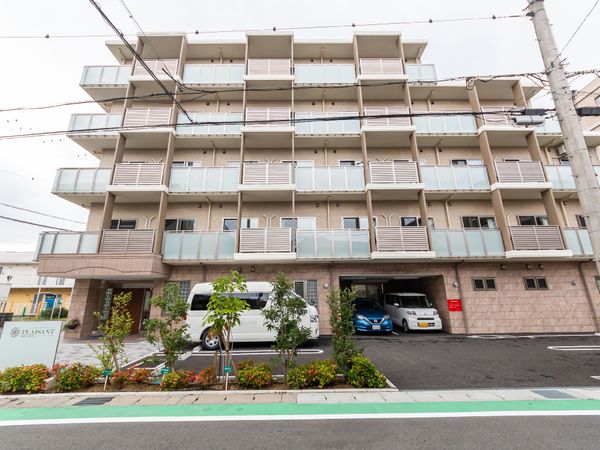 多階層の外観