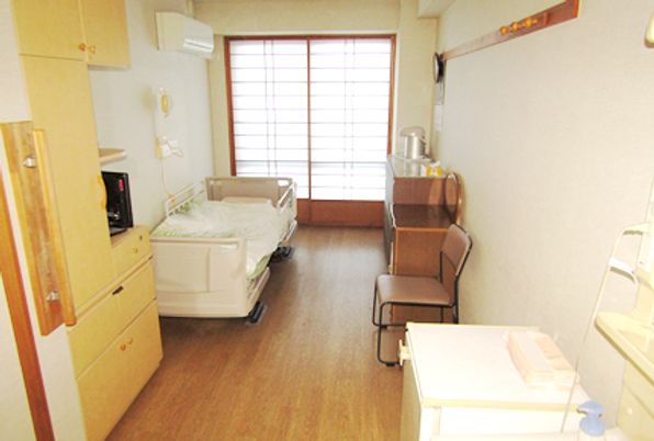 木の床が広がる居室