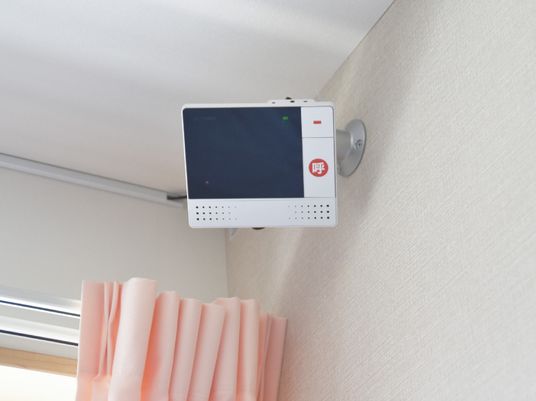 壁掛け型の通話装置
