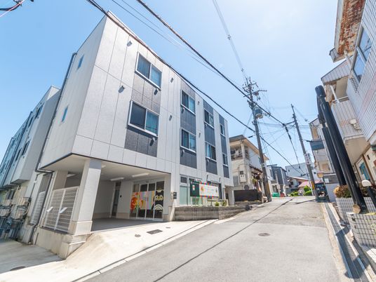 ゆとりのある施設外観